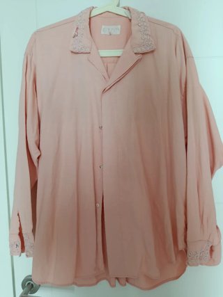 Blusa Rosa con Detalles Bordados talla M/L
