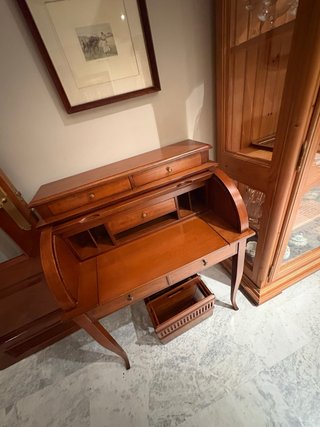 Escritorio, boureau clásico de madera