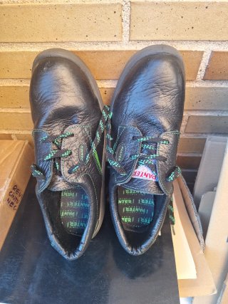 Zapatos de seguridad PANTER negros y verdes