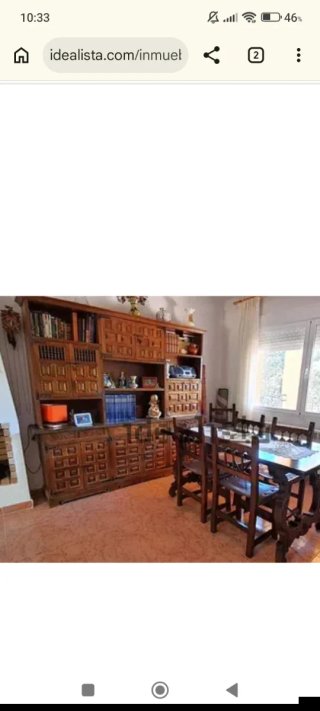 Mueble de Salón y Mesa de Comedor Rústicos
