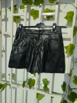 Pantalón corto cuero mujer negro