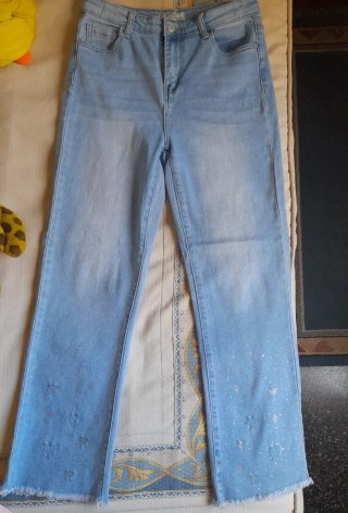 Pantalón vaquero niña con corazones
