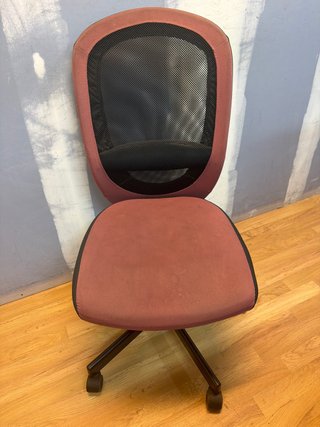 Silla de escritorio con ruedas