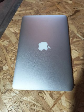 MacBook Air Apple
