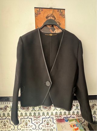 Chaqueta Zara Negra Diseño Elegante