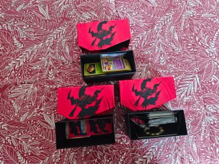 Cajas ETB Pokémon Varias Colecciones Vacías