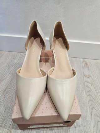 Zapatos nuevos sin estrenar Career Cherie beige 40