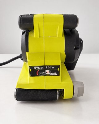 Lijadora de Banda Ryobi 800W