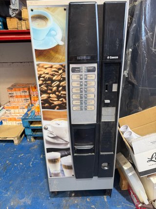 Máquina Vending Saeco