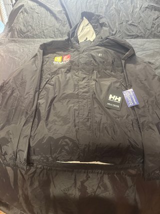 Chubasquero Helly Hansen Negro