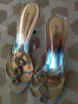 Zapatos de tacón plateados AVANCE