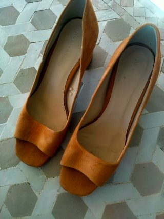Zapatos Zara Tacon mostaza