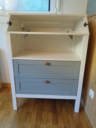 Cambiador Ikea con cajones