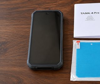 8849 TANK 4 Pro con Proyector DLP