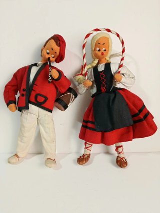 Antiche bambole basche in feltro. 29 cm
