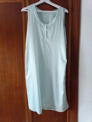 Camisón azul claro con botones
