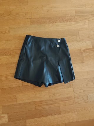 Falda pantalón polipiel S Stradivarius