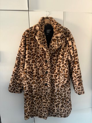 Abrigo de pelo estampado leopardo Talla M