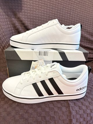 Zapatillas Adidas Blancas y Negras