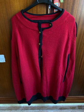 Capa Cárdigan de Punto Roja y Negra