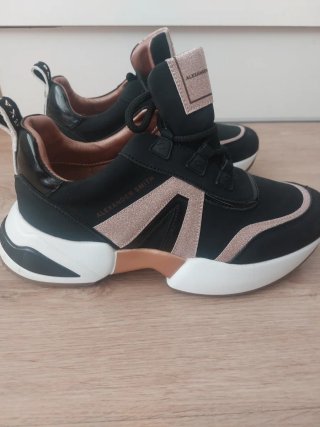 Zapatillas Alexander Smith Negras y Doradas