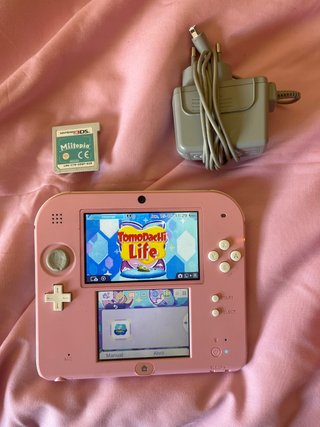 Nintendo 2DS Rosa con 2 Juegos y Cargador