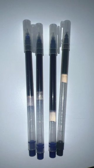 Set di 4 penne a inchiostro blu
