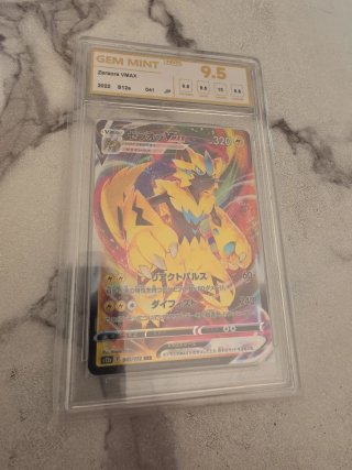 Carta Pokémon Zeraora VMAX Graduada 9.5
