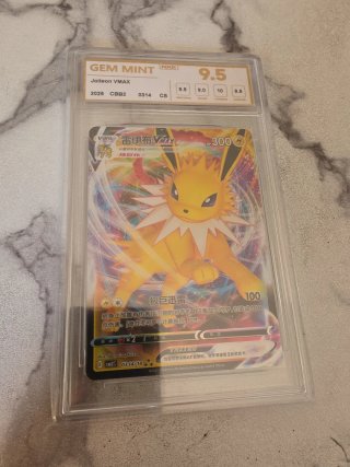 Carta Pokémon Jolteon VMAX Graduada 9.5
