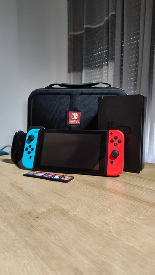 Nintendo Switch V1 + 5 Giochi