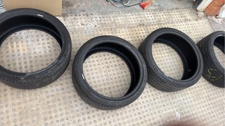 2 neumáticos Pirelli 19