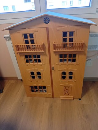 Casa de muñecas de madera. Única, trabajo manual.
