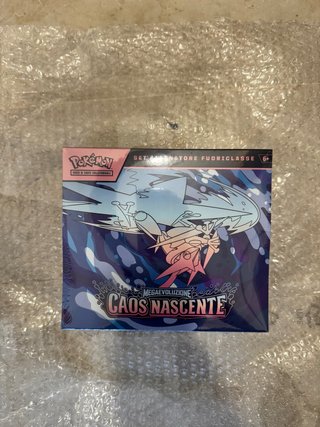 ETB Pokémon Caos Nascente