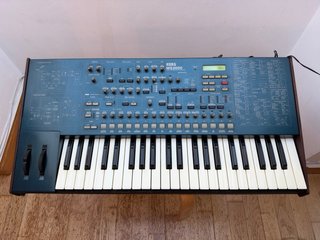 Sintetizador Korg MS2000
