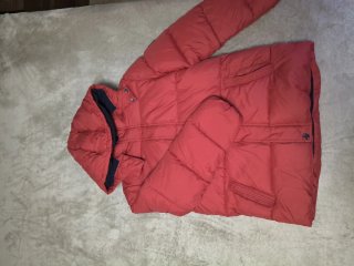 Abrigo niño con capucha