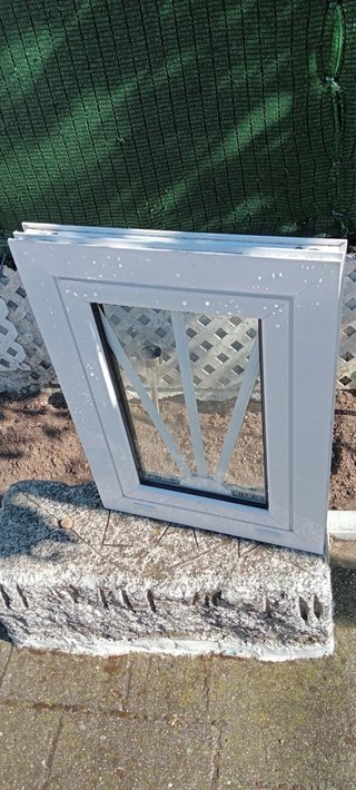 Ventana aluminio pequeña