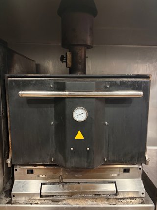 Horno de brasa tipo Josper para 40 comensales