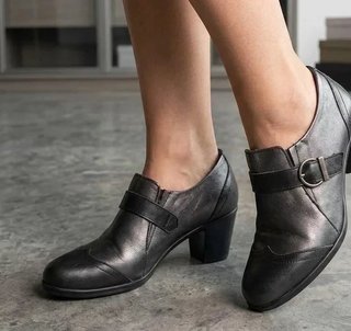Zapatos nº36 Pitillos grises tacón hebilla