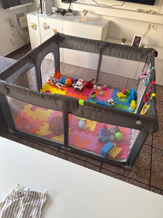 Parque infantil, lo doy desmontado y en su mochila