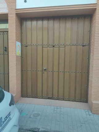 Puerta de garaje metálica