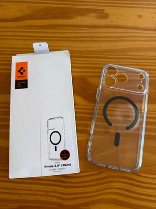 Funda Spigen iPhone 6.9 (2024) Ultra Hybrid
