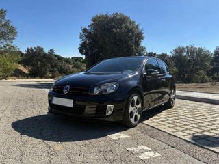Volkswagen Golf GTI 2.0 TSI 211