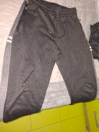 Chándal deportivo chico gris y blanco