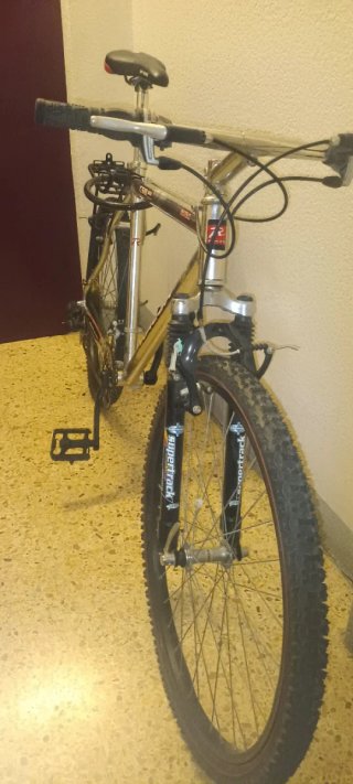 Bicicleta Todoterreno con Suspensión