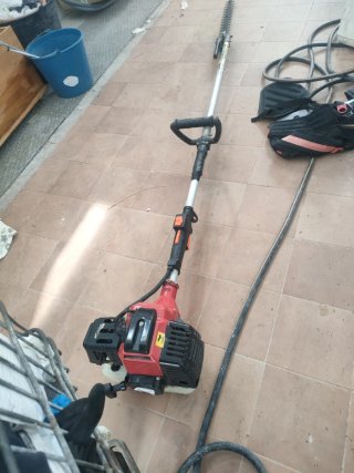Cortasetos de altura a gasolina