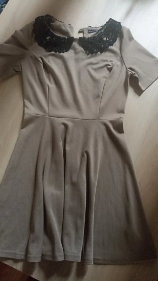 Vestido tricot punto corto con Cuello Bebé
