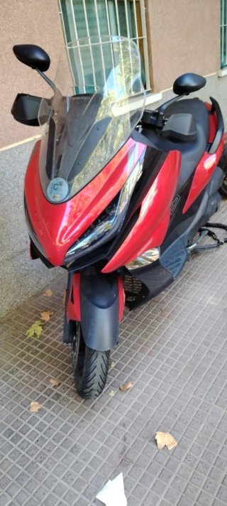 Maxi Scooter Zontes 125E Roja 19.000km impecable
