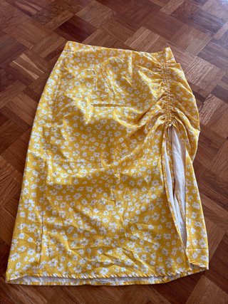 Falda midi con estampado de flores