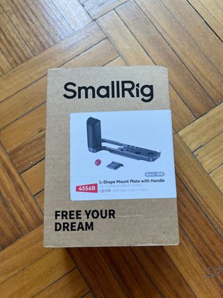 SmallRig L-Shape Mount Plate con impugnatura 4556B
