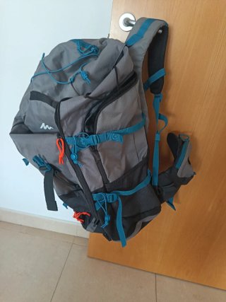 Mochila Quechua Gris y Azul